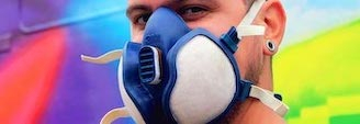 Photo d'une personne portant un masque de protection respiratoire
