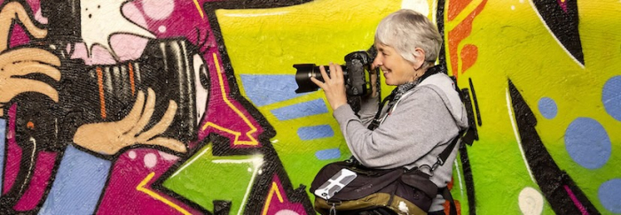 Martha Cooper est une figure emblématique de la photographie urbaine