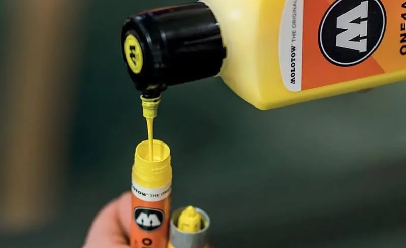 les feutres acryliques One4all de Molotow sont rechargeables