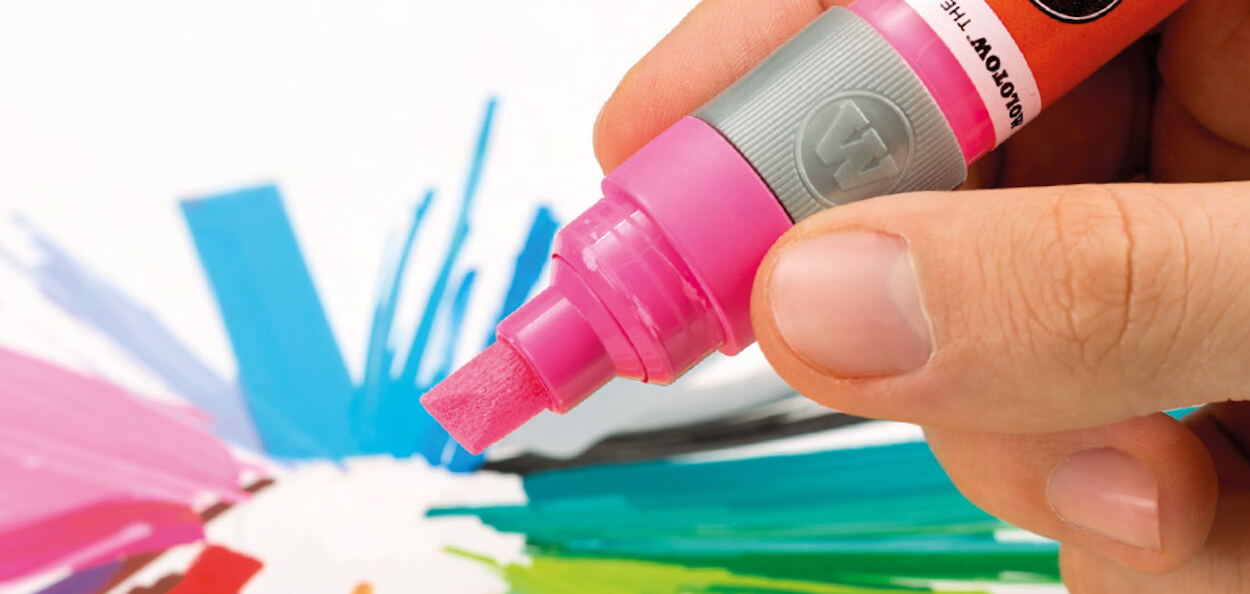 Feutre à peinture acrylique Molotow One4All, équipé d'une mine biseautée 4-8mm
