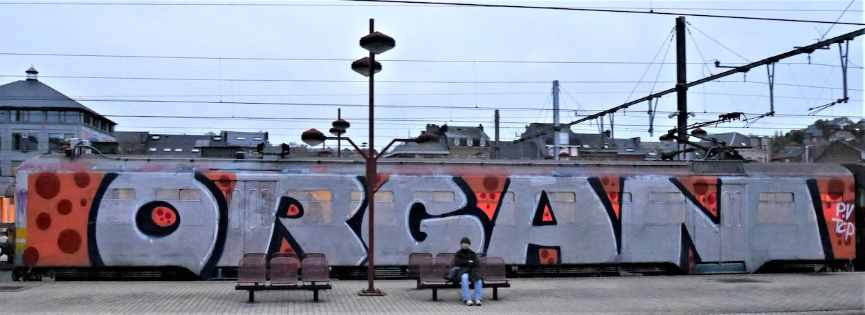 Graffiti blockbuster train whole car