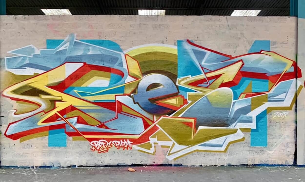 Graffiti par l'artiste RED