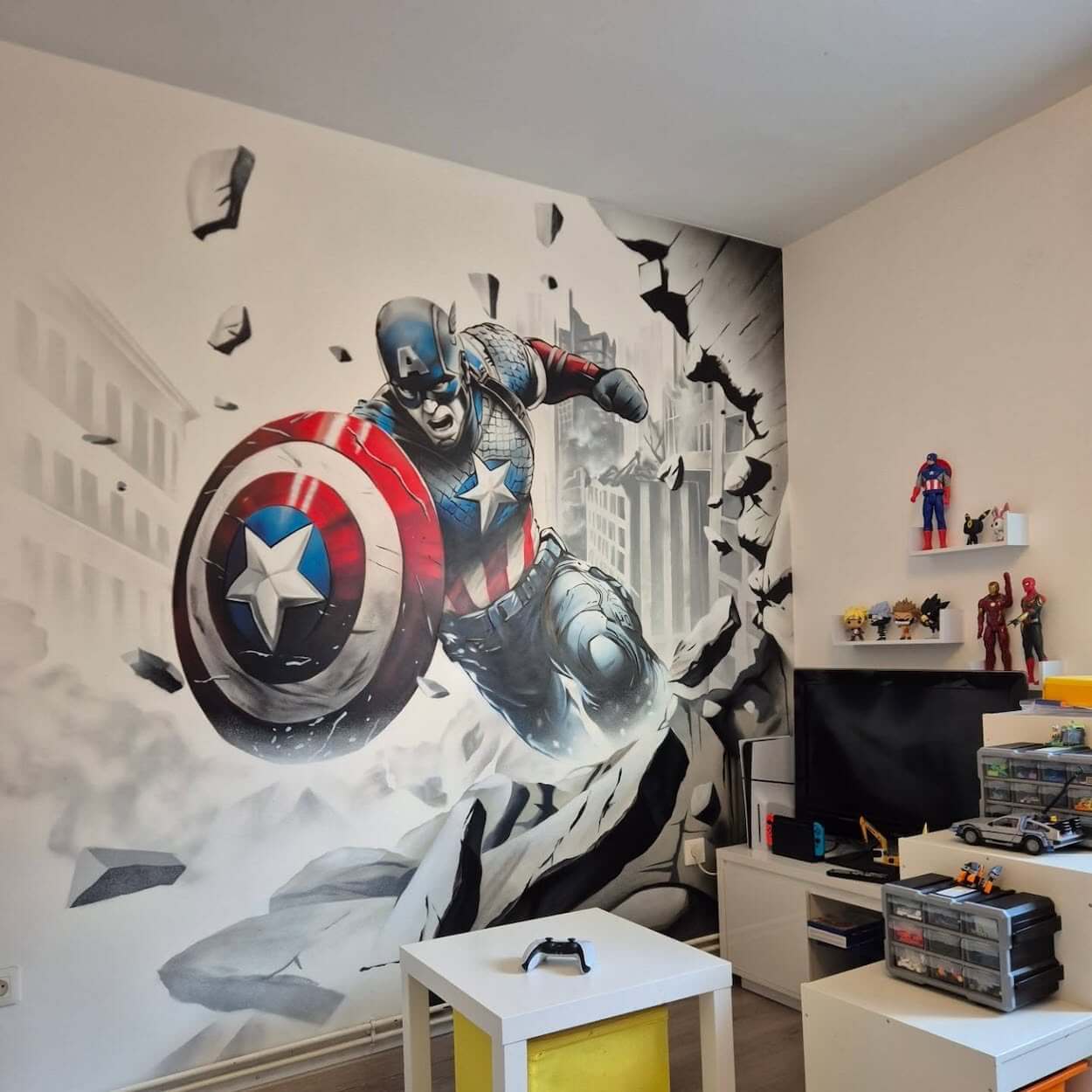 Captain America dans une salle de jeu vidéo