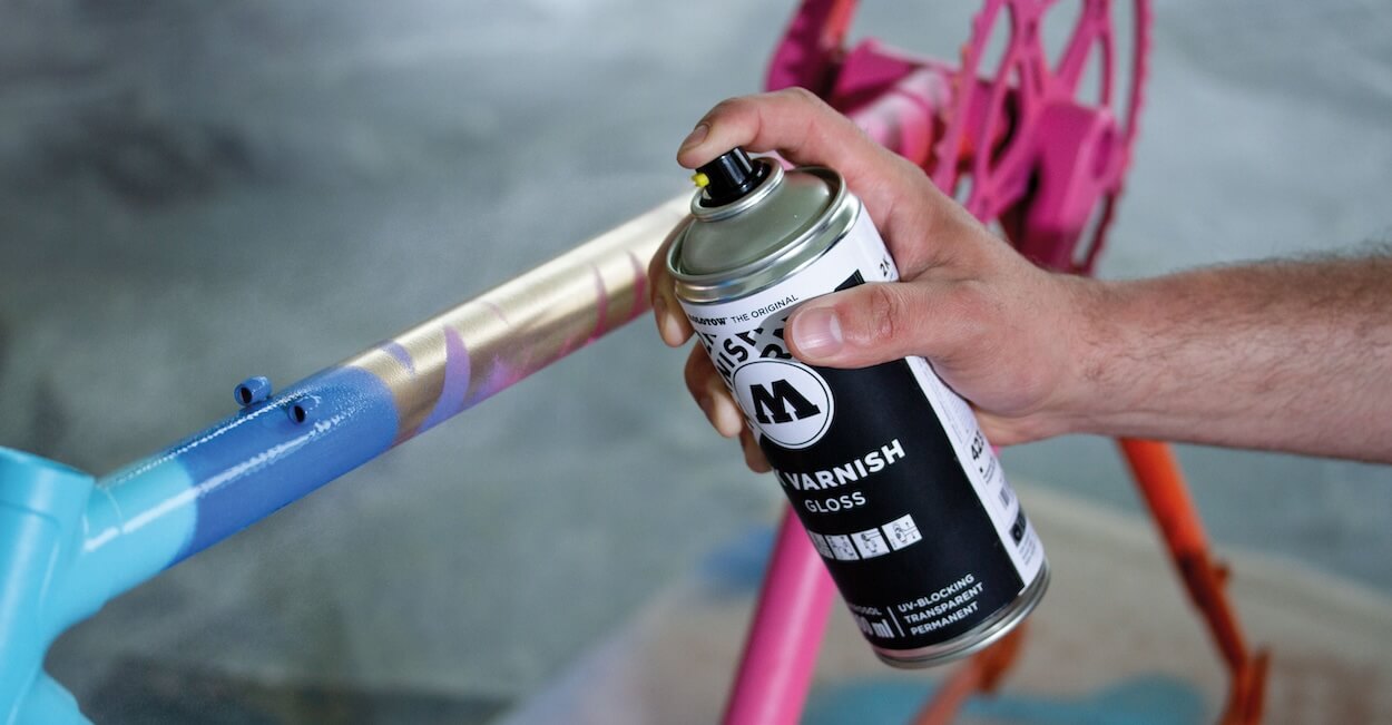 la bombe de vernis Urban Fine art protège des UV