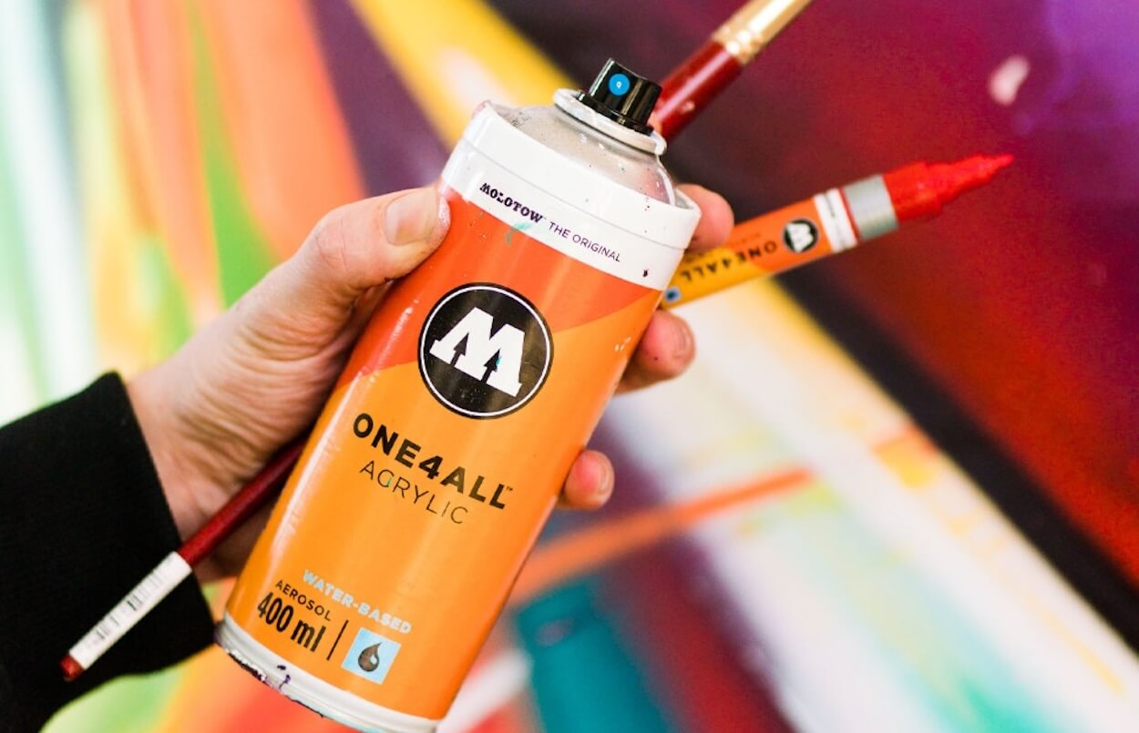 le vernis en bombe one4all est sans odeur