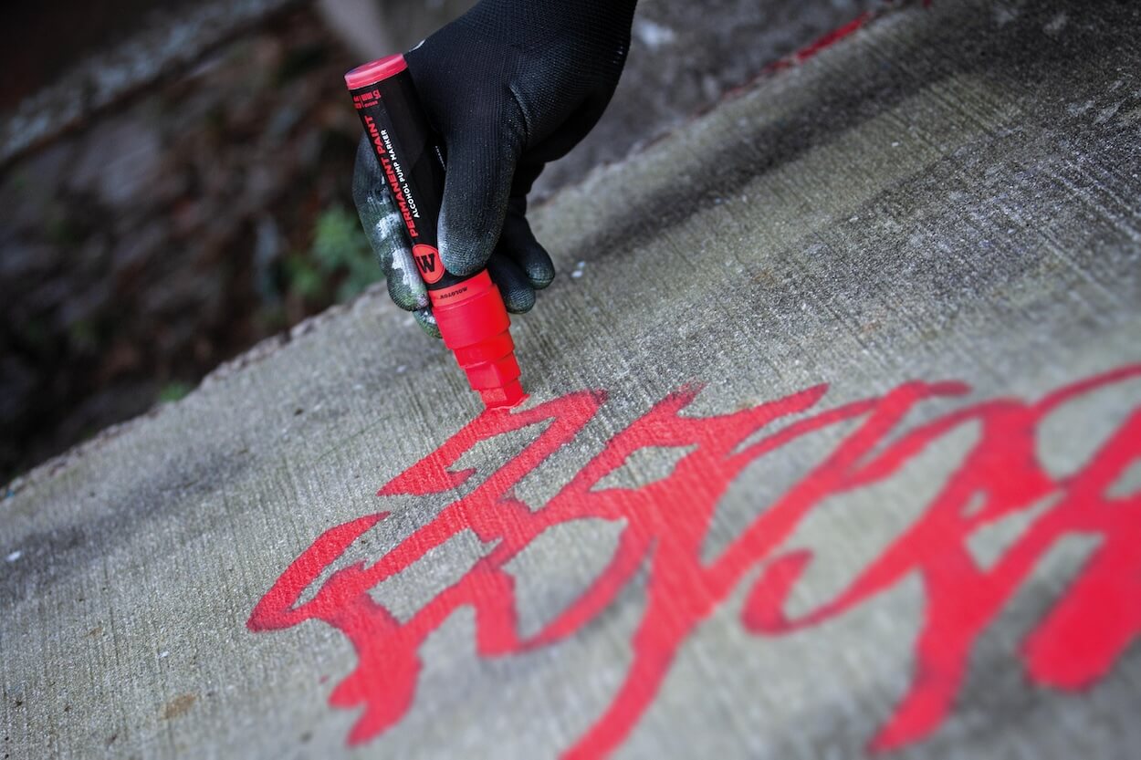 marqueur permanent pour supports difficiles Molotow