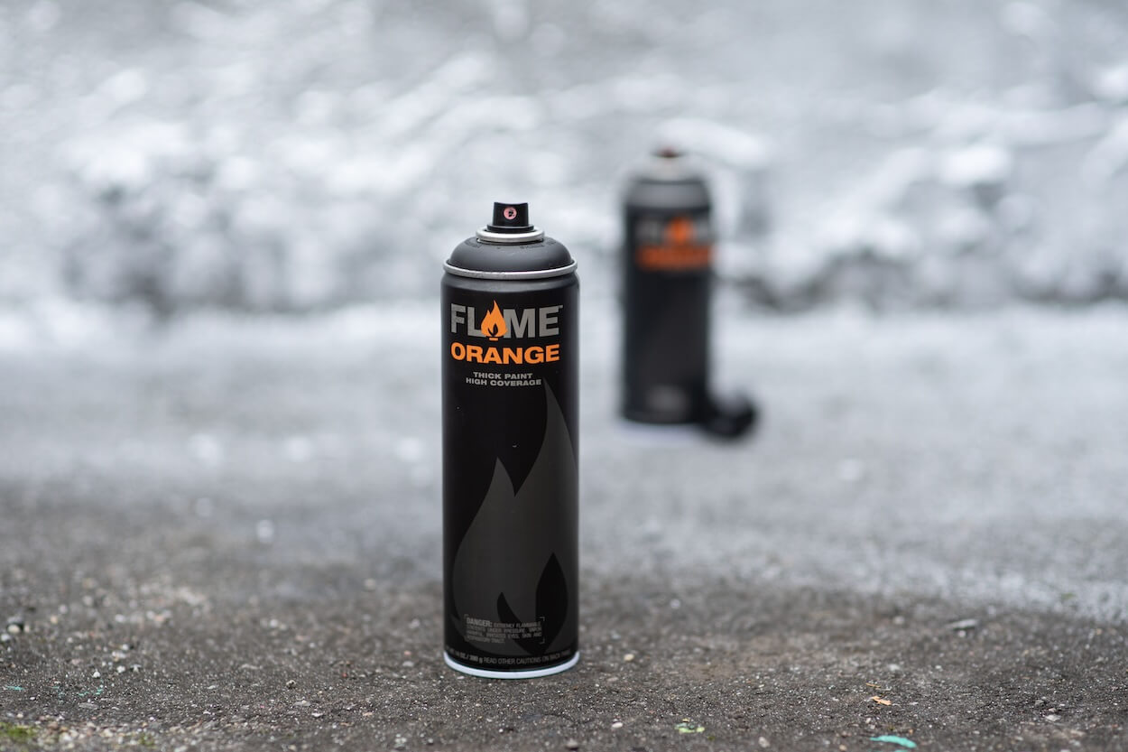 Bombe de peinture pour graffiti Flame Orange 500ml Noir épais