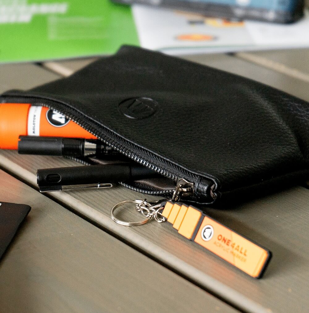 trousse molotow en similicuir